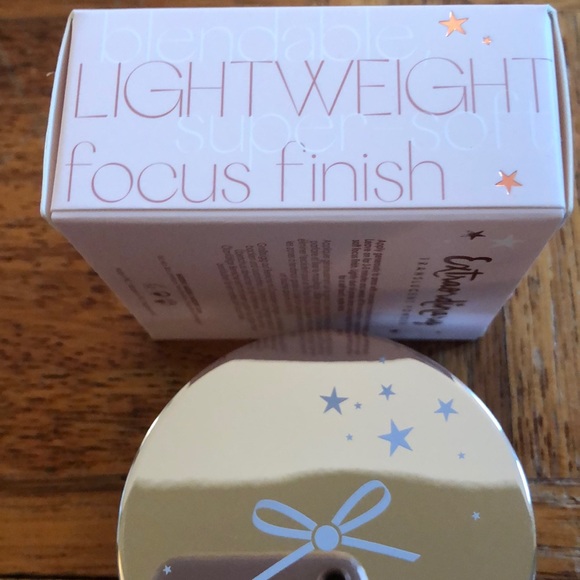 Translucent Powder CIATÉ LONDON Extraordinary - Picture 7 of 8